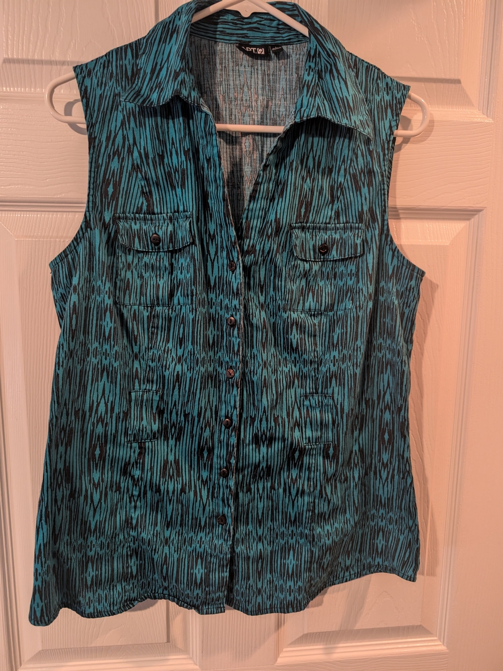 Apt. 9 Teal and Black Sleeveless Button-Down Top